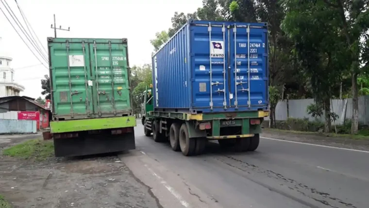 Berapa Lama Sebaiknya Memesan Truk Sebelum Hari Pengiriman?